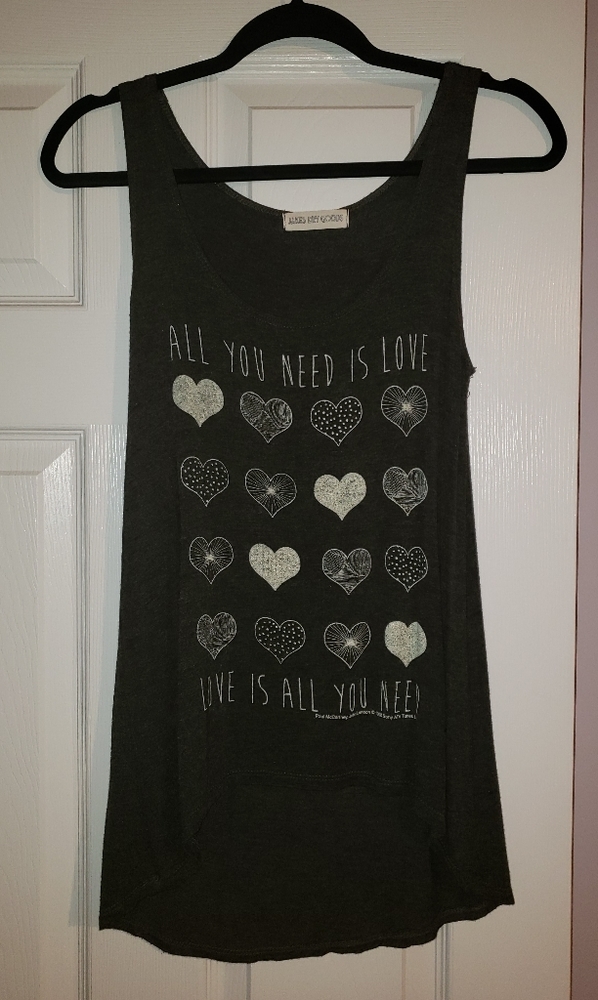 Sleeveless shirt